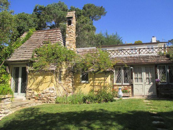 Fairy Tale Cottages of Hugh Comstock